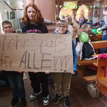 Wir demonstrieren für...