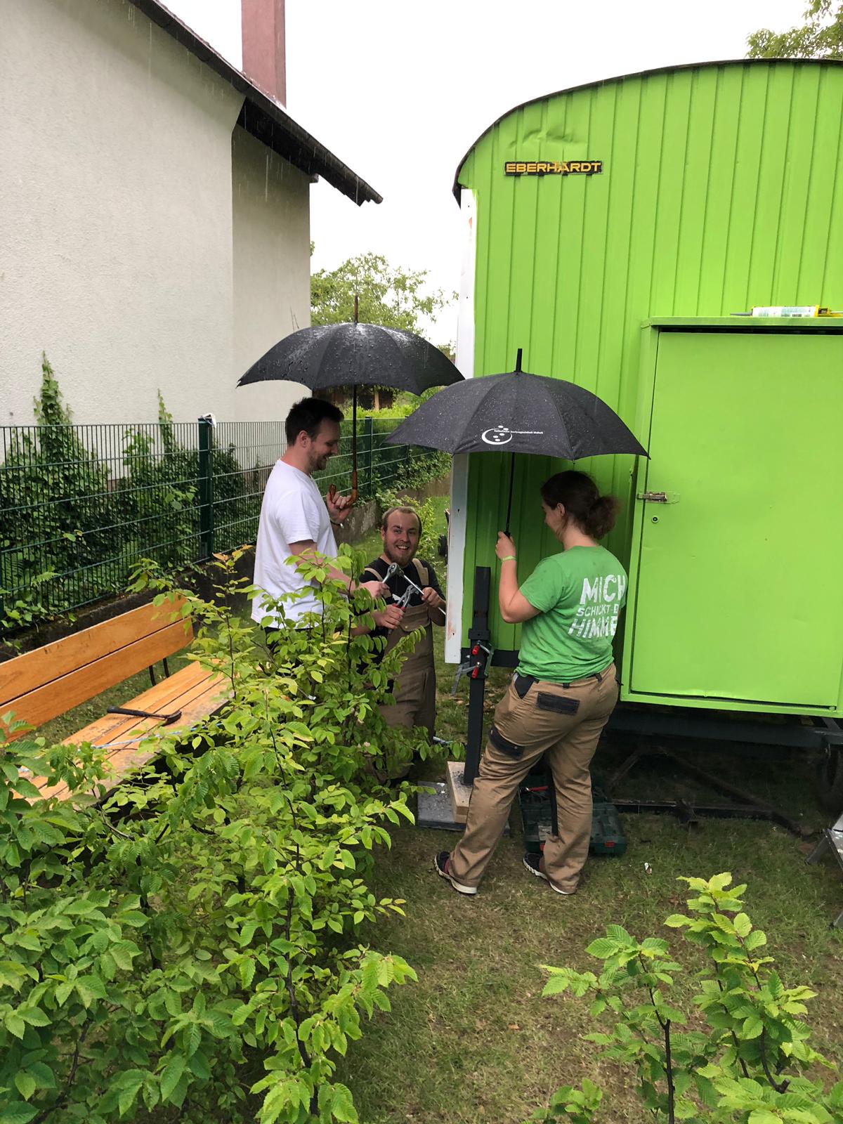 Zum Glück gibt es Regenschirme