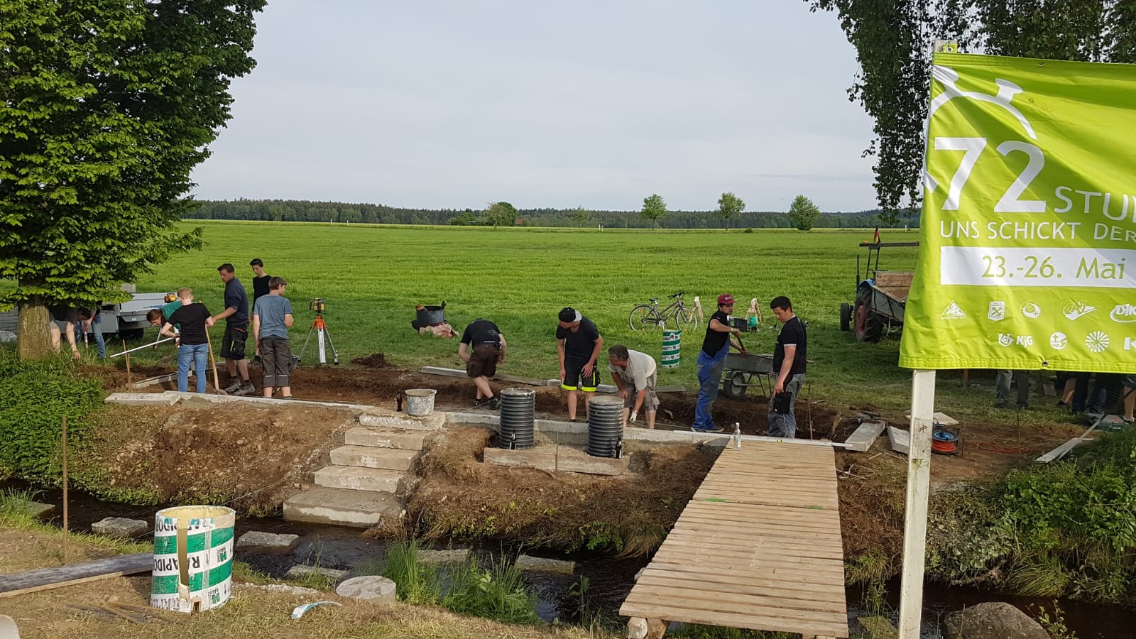 Grundfundament der Brücke steht