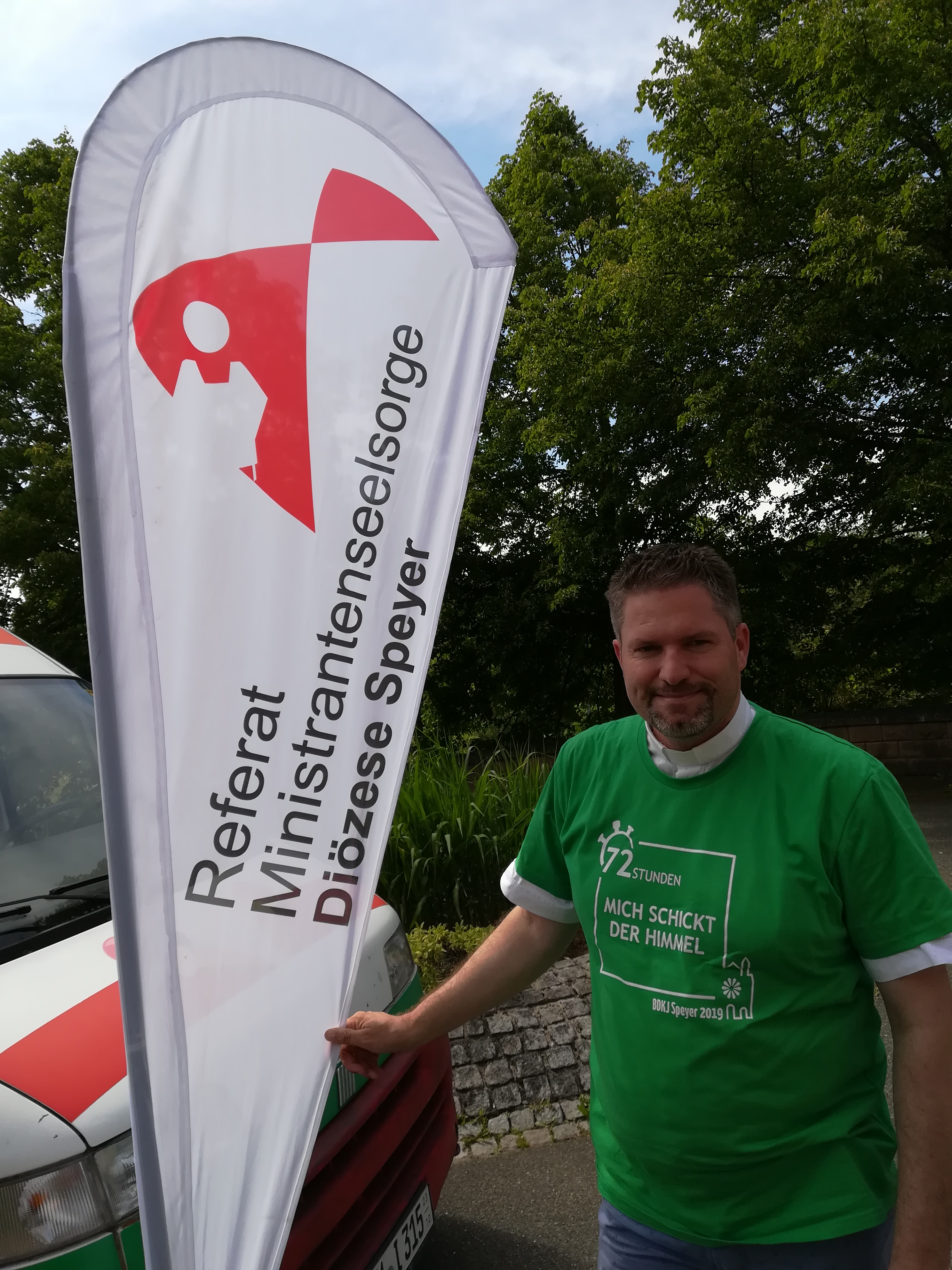 Ein Motivationseis direkt vom Ministrantenreferat! Pfr. Ralf Feix kam uns mit dem Eismobil besuchen!