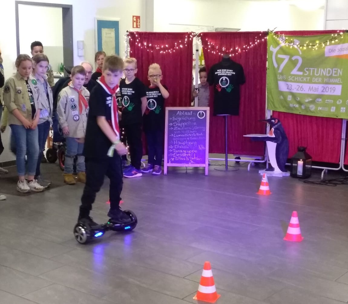 DPSG Stamm Heinrich Seuse Oberhausen-Osterfeld und das Team der Caritas Oberhausen vom Cafe Jedermann