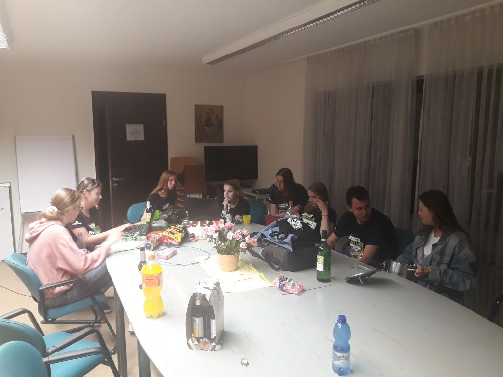 Nachtrunde, ... das Team hat noch keinen Feierabend